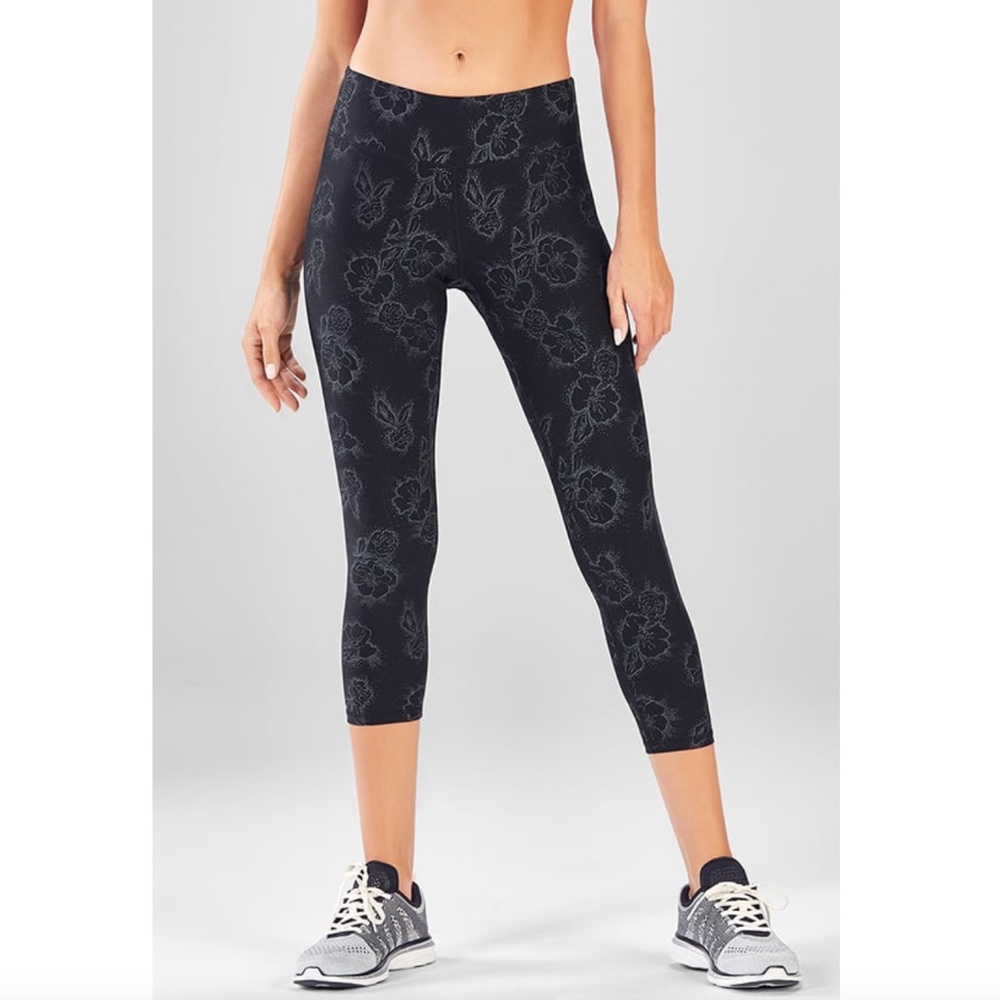Fabletics Define Powerhold Mid-Rise Capri Leggings Size Large